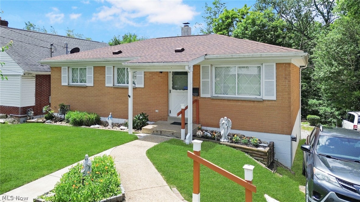 203 Opal Boulevard