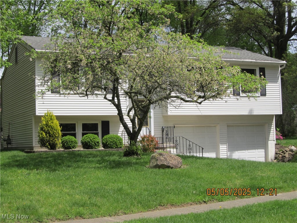 40 Oakhurst Dr, Munroe Falls, Ohio image 1