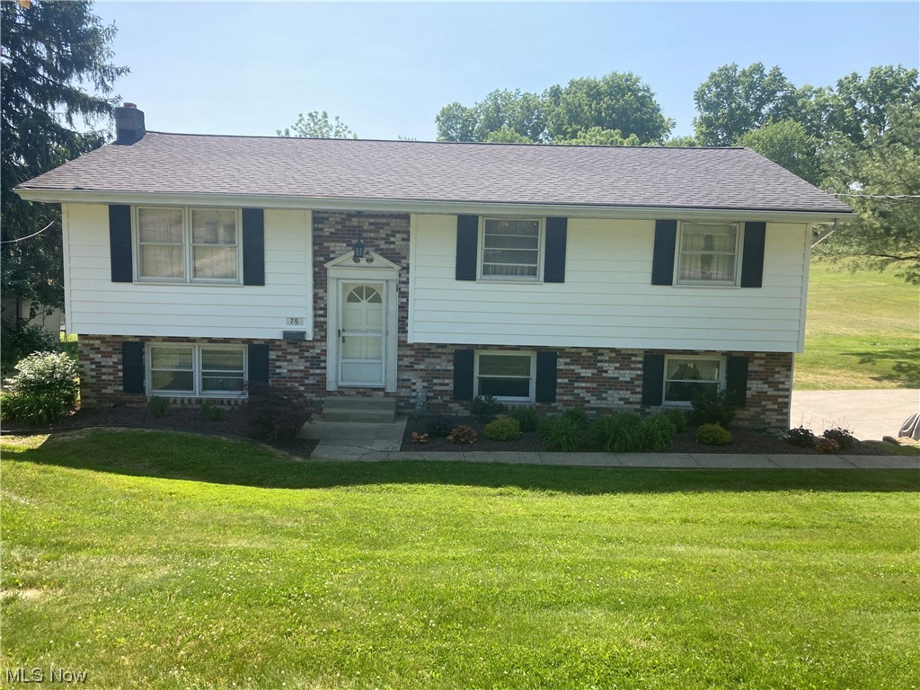 Very nice 3 bedroom; 1.5 bath home located in a secluded and quiet area in Lisbon. Amenities are close by and include park w/ community swimming pool; restaurants and grocery stores nearby as well. Schools are within walking distance and provide quality educational opportunities. Better take a look at this one, it won't last long.