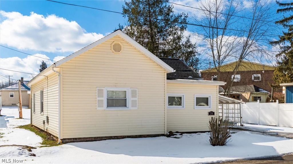 Photo of 39 Stokely Street, Roseville, OH 43777 (MLS # 5186737)