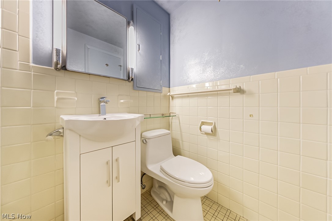 Shaker Villas/Ohio 02 Condo - Residential