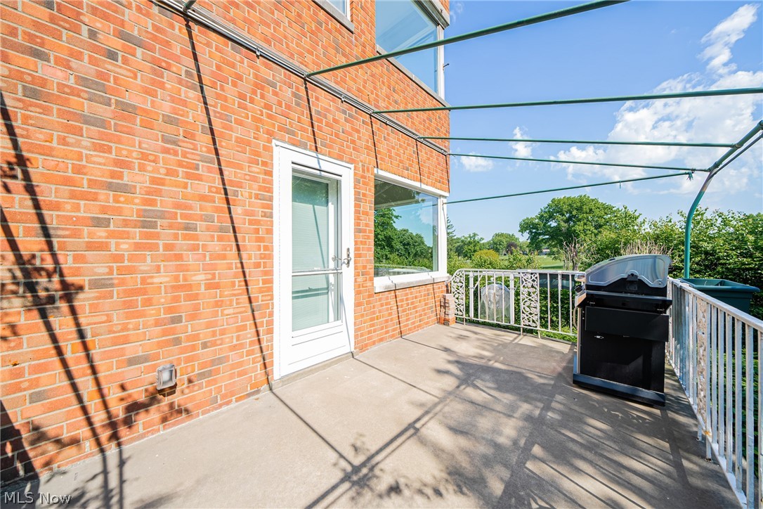 Shaker Villas/Ohio 02 Condo - Residential