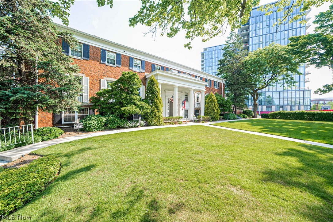 Shaker Villas/Ohio 02 Condo - Residential