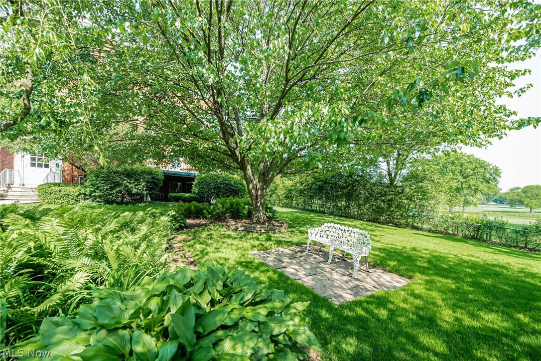 Shaker Villas/Ohio 02 Condo - Residential