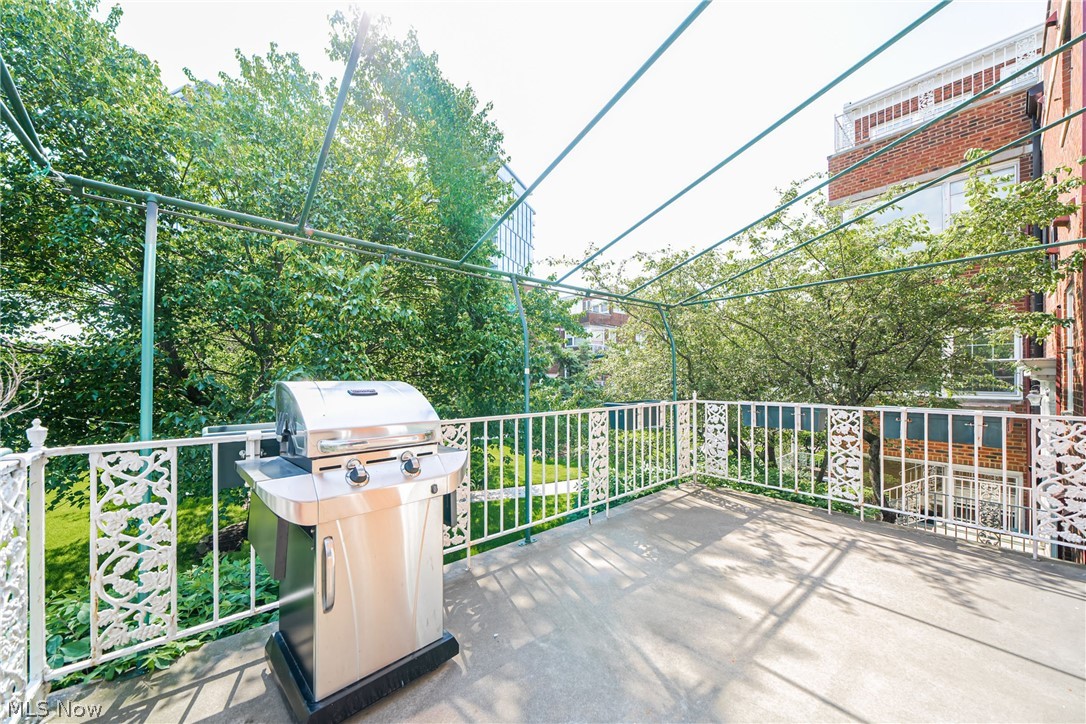 Shaker Villas/Ohio 02 Condo - Residential