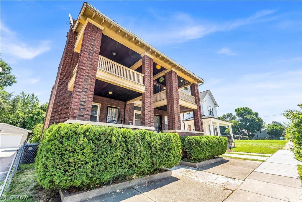 Photo of 1321 W 85th Street #2, Cleveland, OH 44102 (MLS # 5217852)