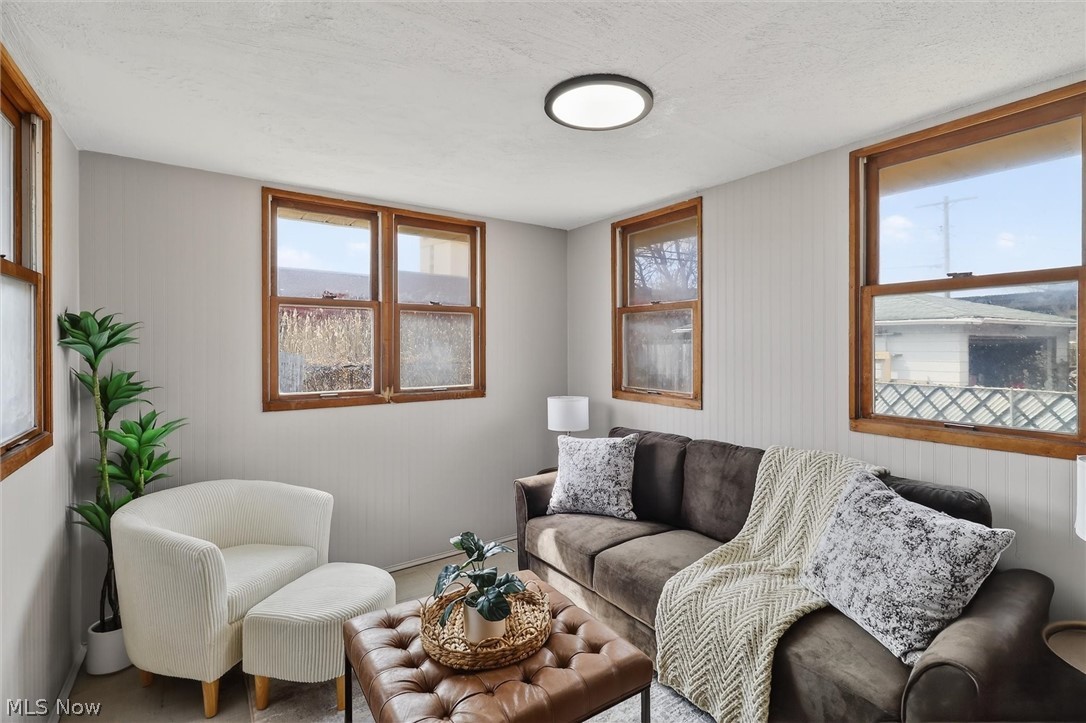 Freeway Gardens - Residential