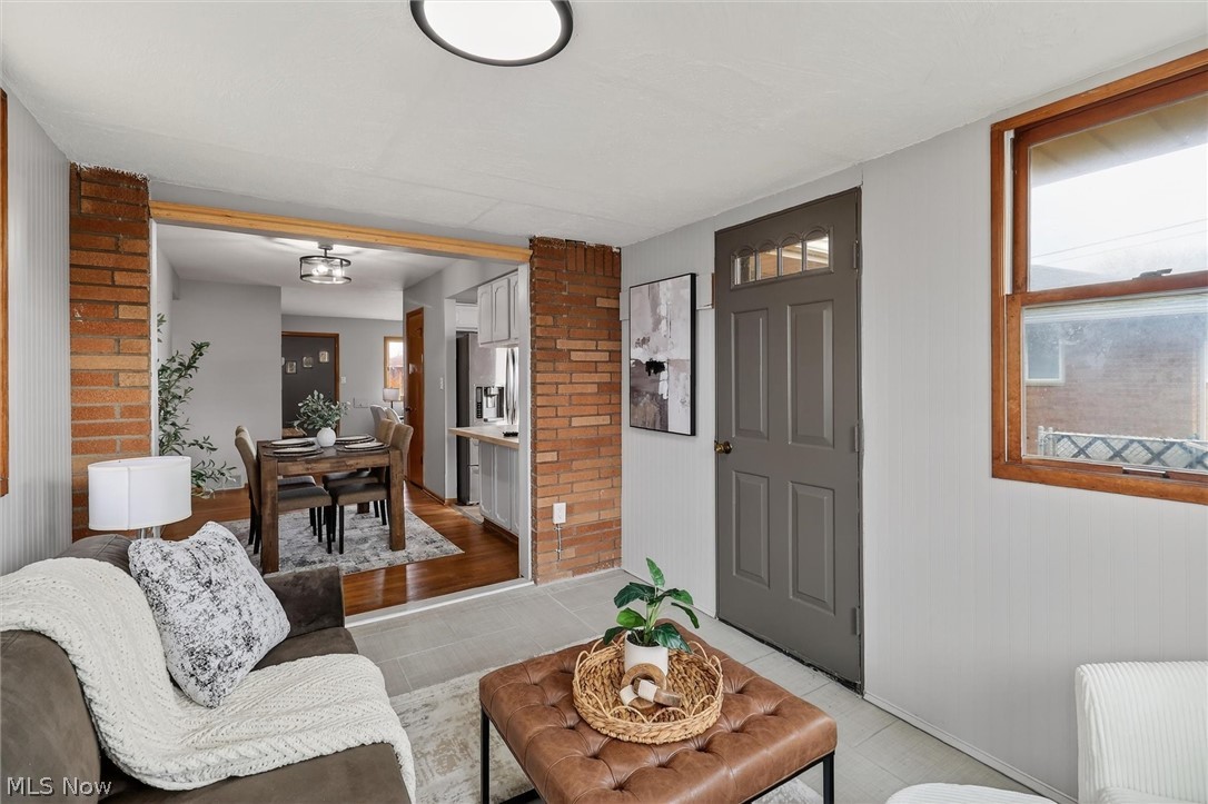 Freeway Gardens - Residential