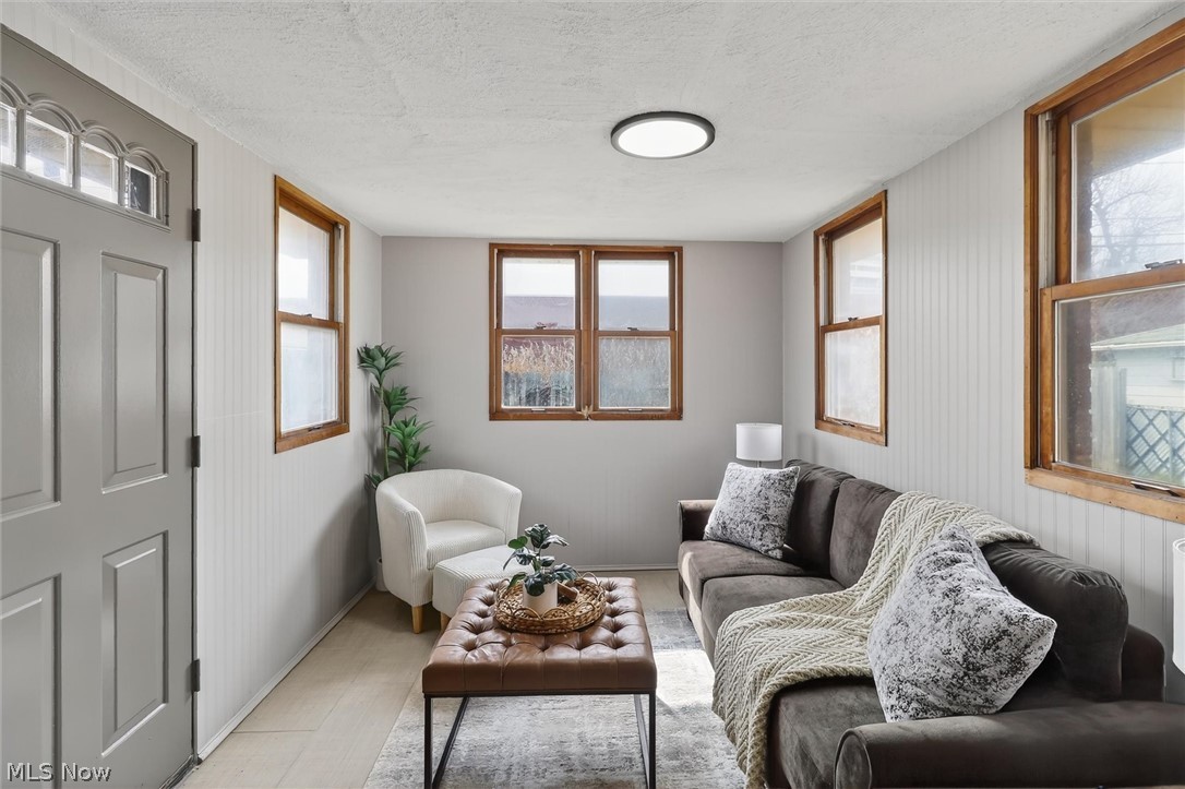 Freeway Gardens - Residential