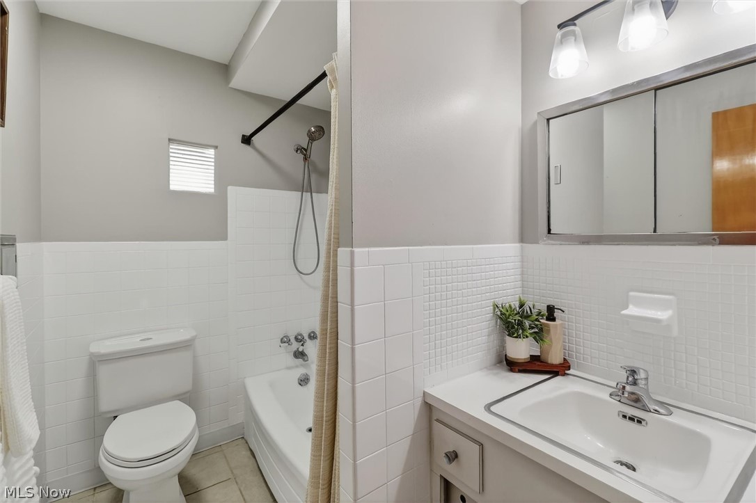 Freeway Gardens - Residential