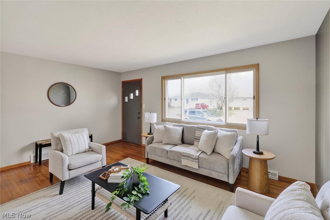 Freeway Gardens - Residential