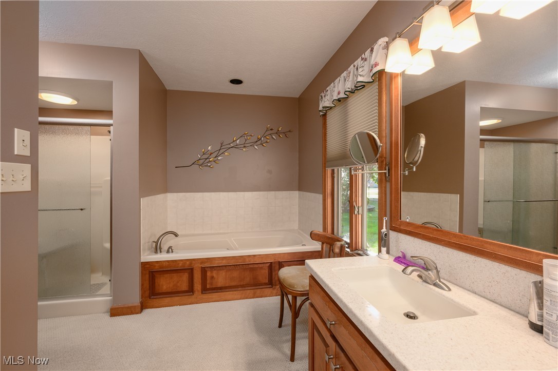 963 Mansion Circle, Barberton, Ohio image 24