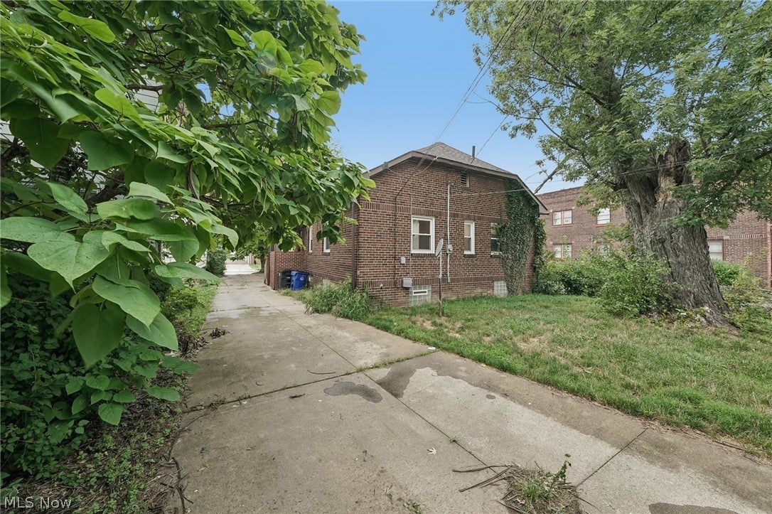 3339 E 139th Street