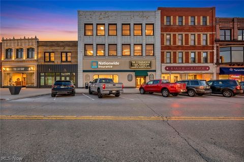 Photo of 520 Broadway, Lorain, OH 44052 (MLS # 5202333)