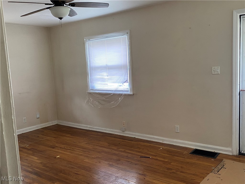 818 N Firestone Boulevard, Akron, Ohio image 10