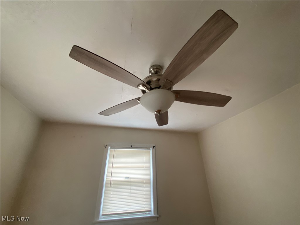 818 N Firestone Boulevard, Akron, Ohio image 21