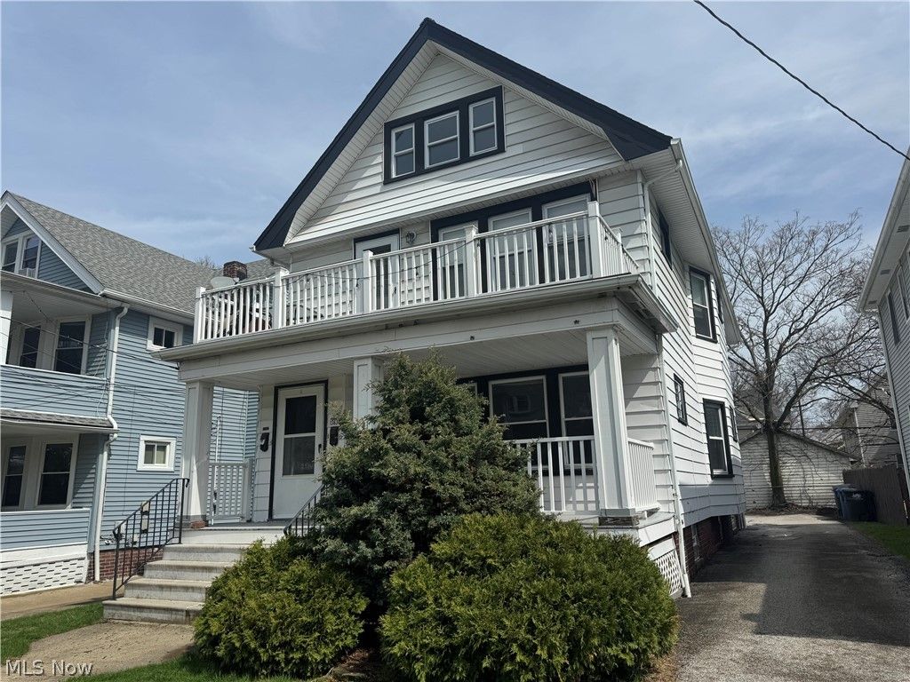 Photo of 1363 Cranford Avenue, Lakewood, OH 44107 (MLS # 5198434)