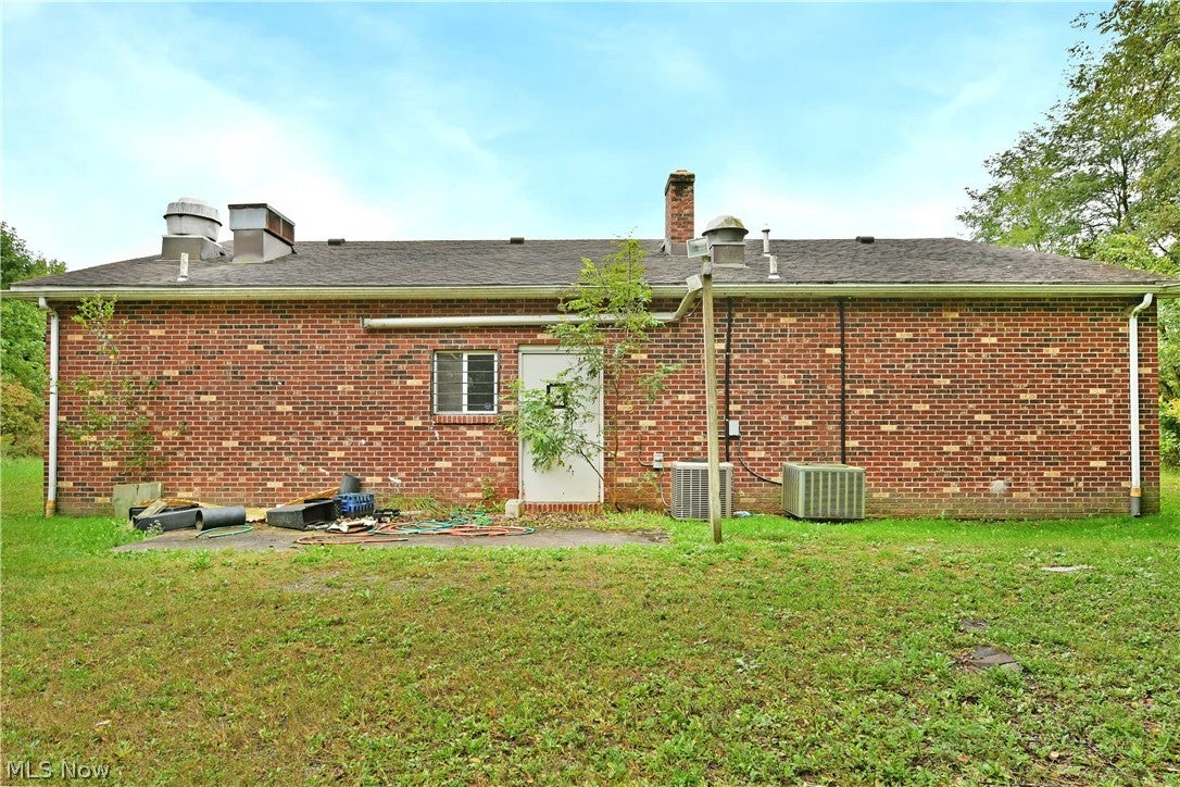 1500 Carson Salt Springs Road