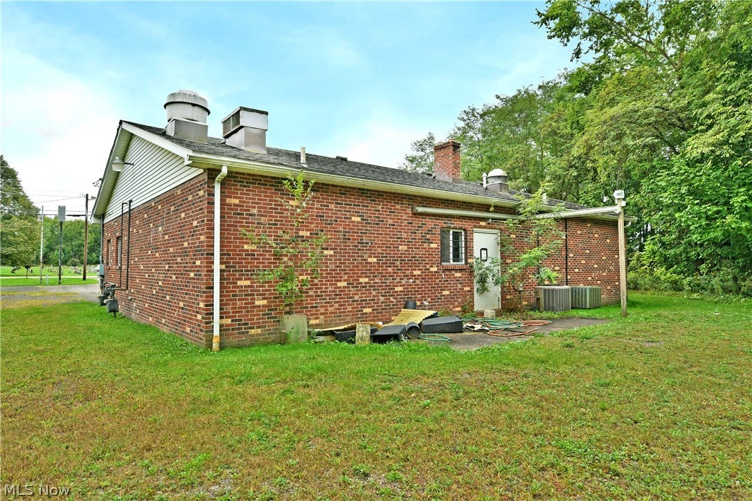 1500 Carson Salt Springs Road