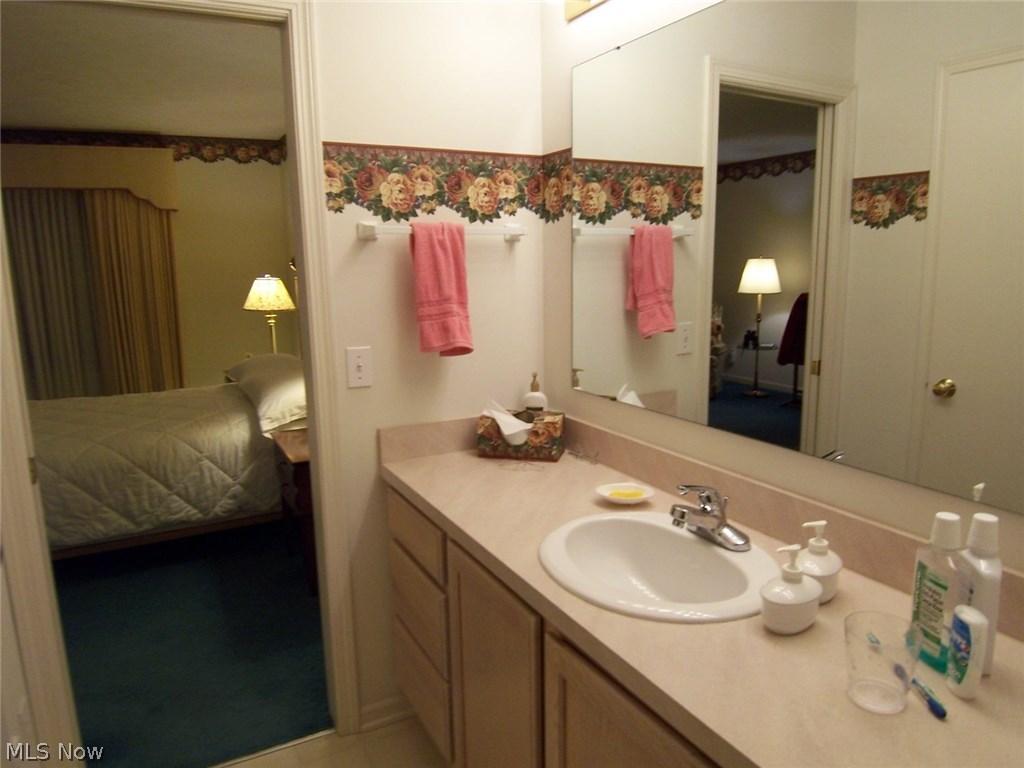 Woodbury Condo - Residential