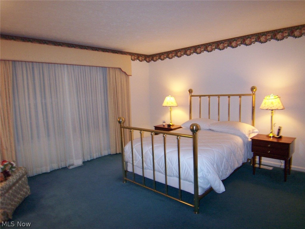 Woodbury Condo - Residential