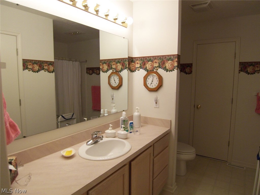 Woodbury Condo - Residential