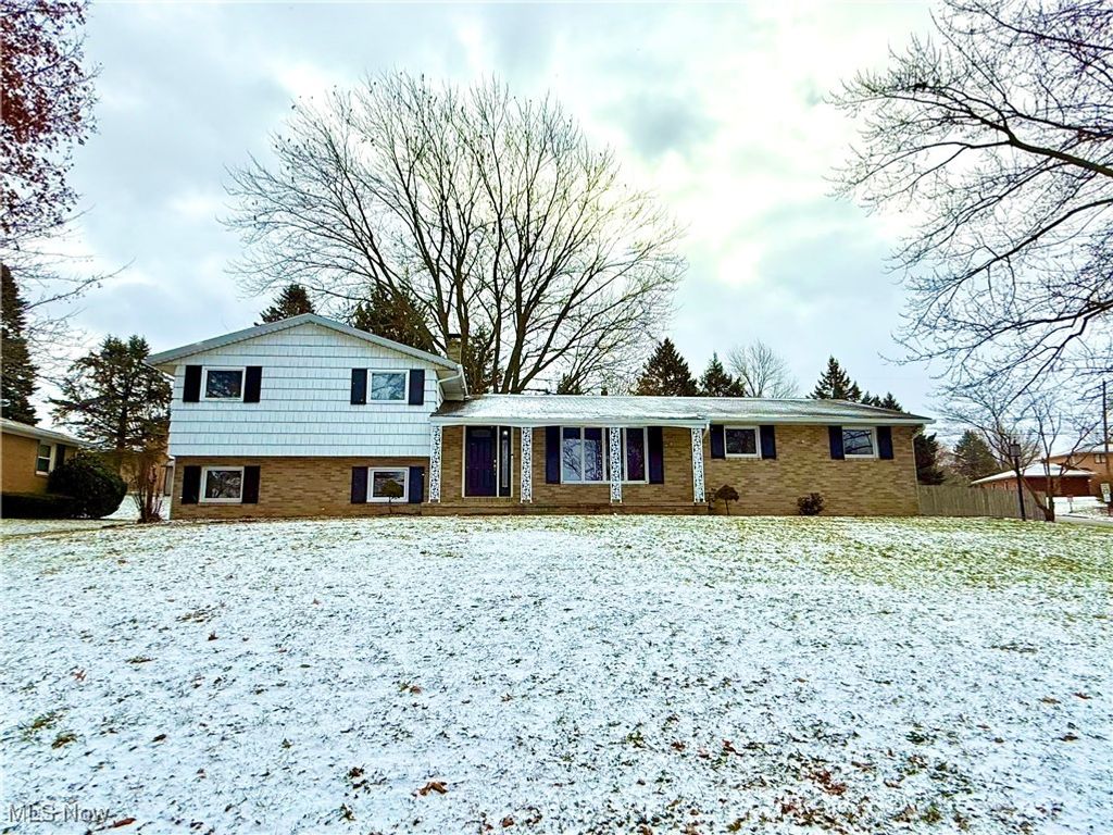 Photo of 2344 52nd Street NE, Canton, OH 44705 (MLS # 5178661)