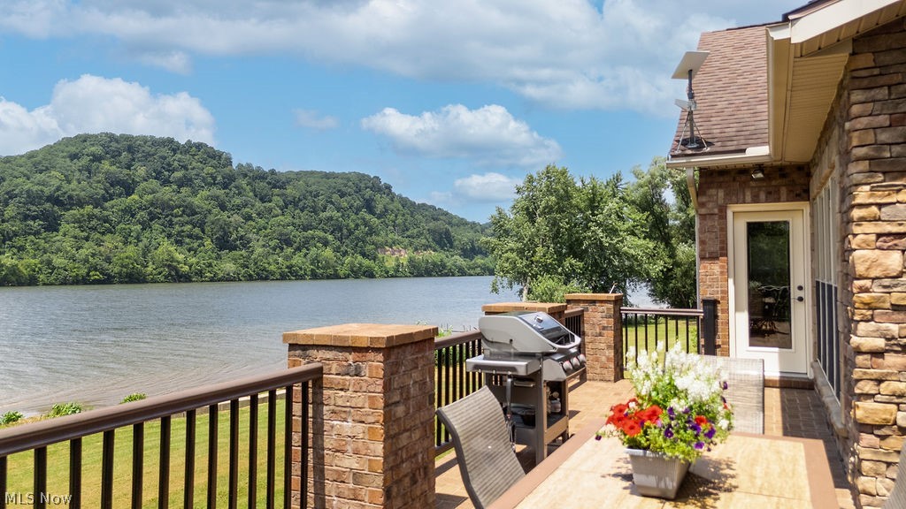 390 Powell Riverfront Road