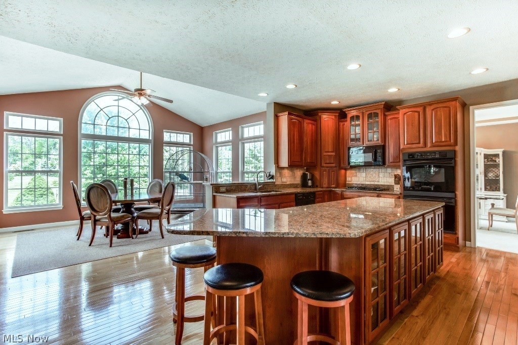 Signature of Solon - Residential