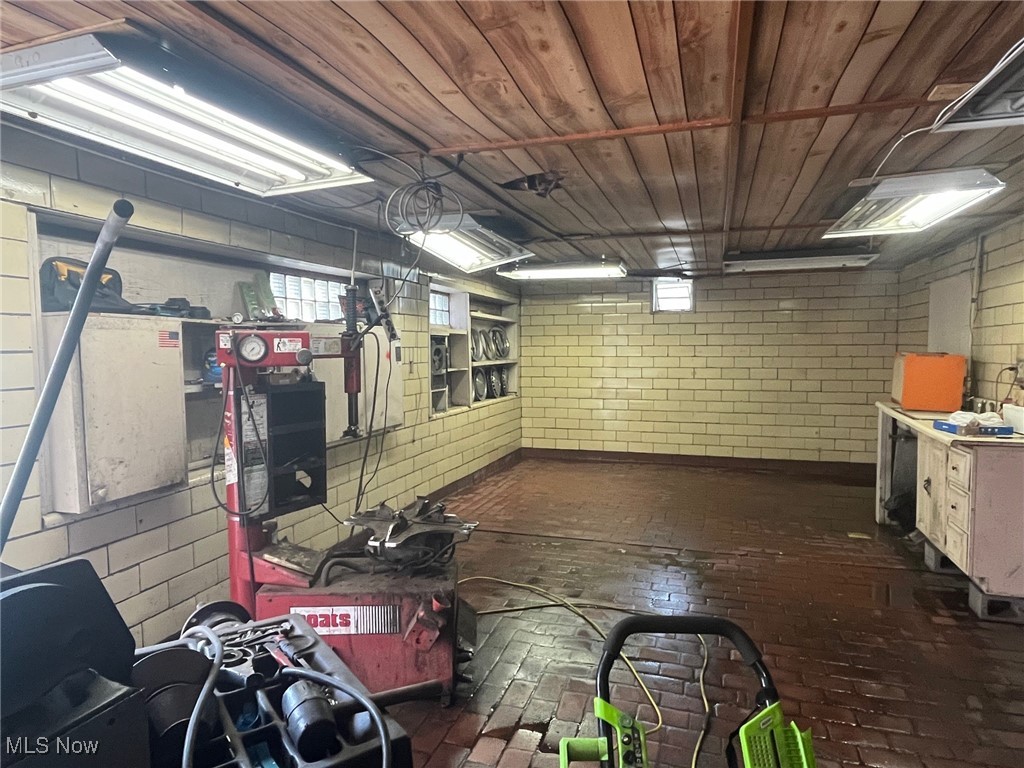 City/Warren - Commercial Sale