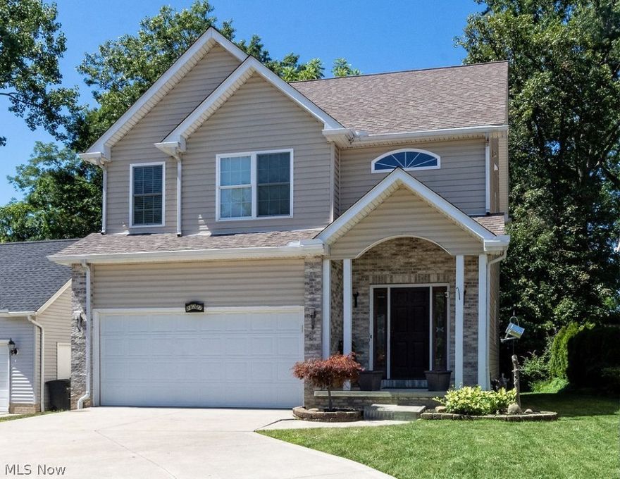 PRIDE OF OWNERSHIP REALLY SHOWS IN THIS STUNNING COLONIAL. COZY ON UP TO THE BEAUTIFUL STONE FIREPLACE, OR ENJOY THE GREAT OUTDOORS ON THIS AMAZING DECK WITH WOODED VIEW. LARGE FINISHED BASEMENT PERFECT FOR ENTERTAINING. THIS HOME HAS AN  ELEGANT KITCHEN WITH GRANITE COUNTERTOPS AND L SHAPED BAR. LAUNDRY AND BEDROOMS ALL ON THE SAME FLOOR FOR YOUR CONVENIENCE. THIS HOME IS PERFECT AND READY FOR YOU TO MOVE RIGHT IN WITHOUT A WORRY. HURRY THIS AMAZING HOME WONT LAST!!