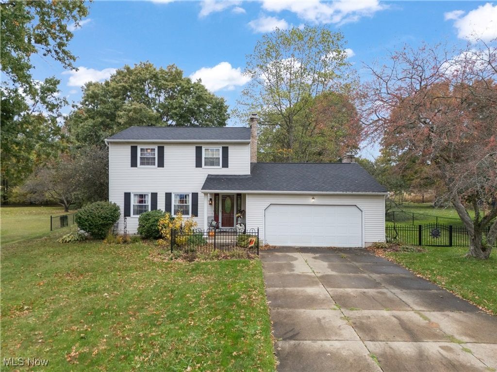 Photo of 8459 Whitmer Avenue NE, Canton, OH 44721 (MLS # 5168150)