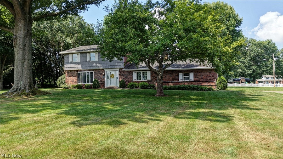966 College Drive SE