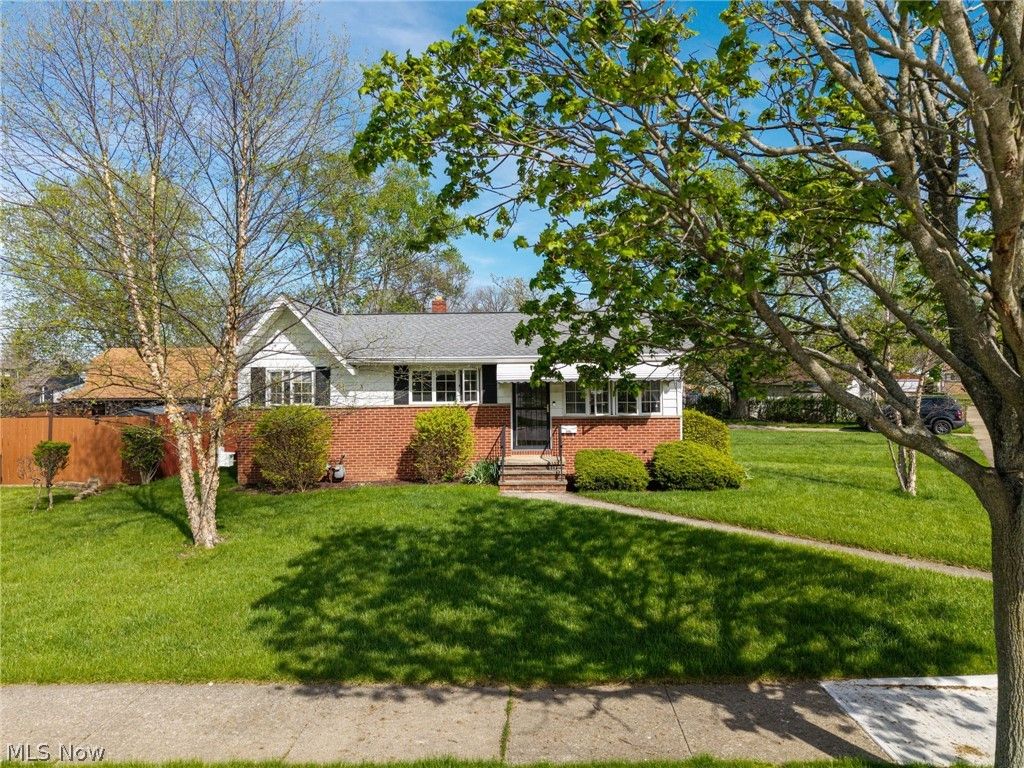 Photo of 6115 Morrow Drive, Brook Park, OH 44142 (MLS # 5206809)