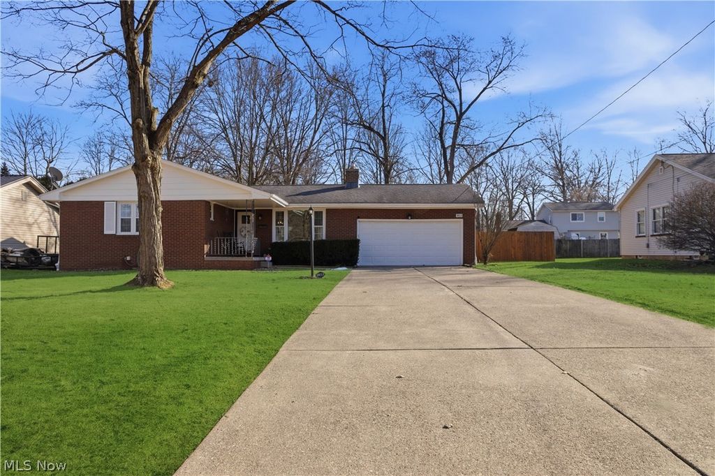 Photo of 1853 Lancaster Drive, Youngstown, OH 44511 (MLS # 5189756)