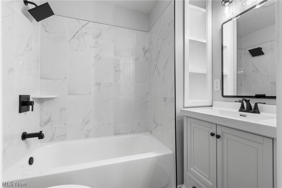 Paul Heston Pointview #3 - Residential