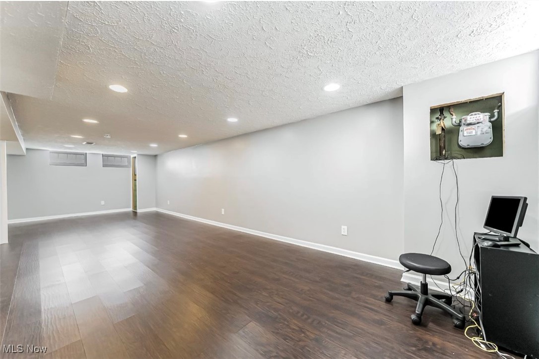 Town & Subur Dev Compa - Residential