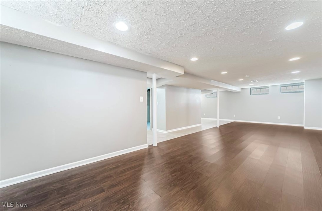 Town & Subur Dev Compa - Residential