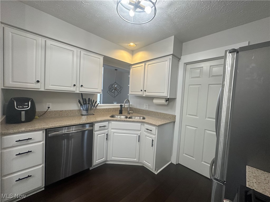 279 English Lakes Boulevard, Amherst, Ohio image 6