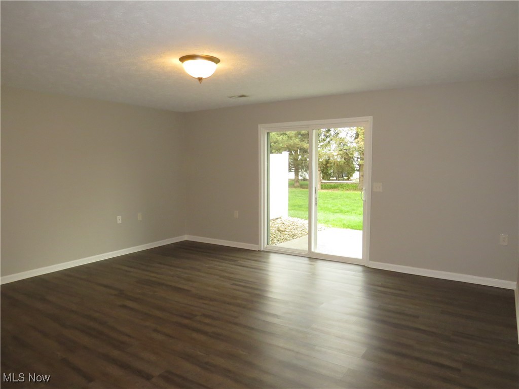 Painesville Township, Ohio 44077, United States, 2 Bedrooms Bedrooms, ,2 BathroomsBathrooms,Residential,Active,122418