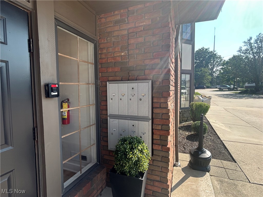 Broadview Acres Sub - Commercial Lease