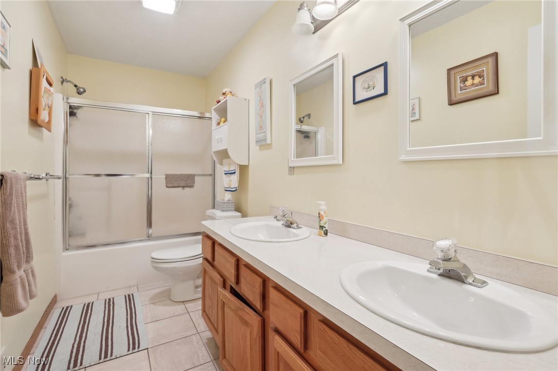 1630 Saint John Drive, Madison, Ohio image 25