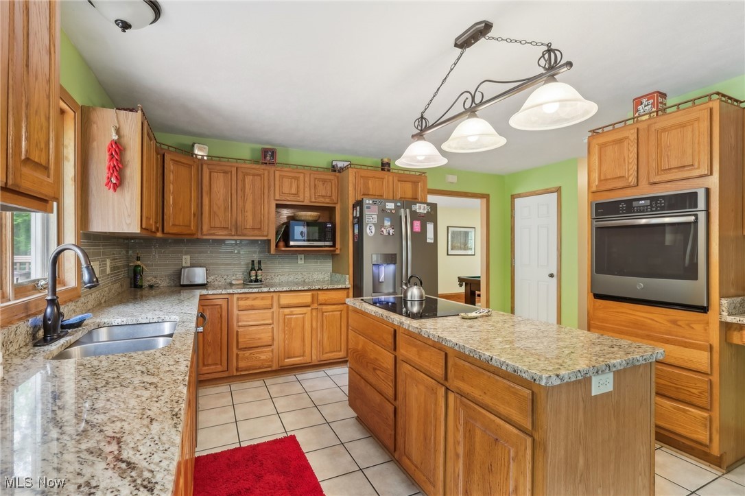 1630 Saint John Drive, Madison, Ohio image 5