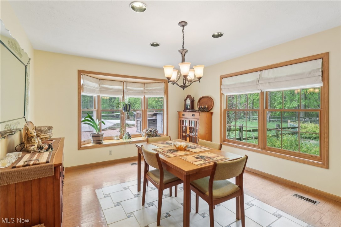 1630 Saint John Drive, Madison, Ohio image 12