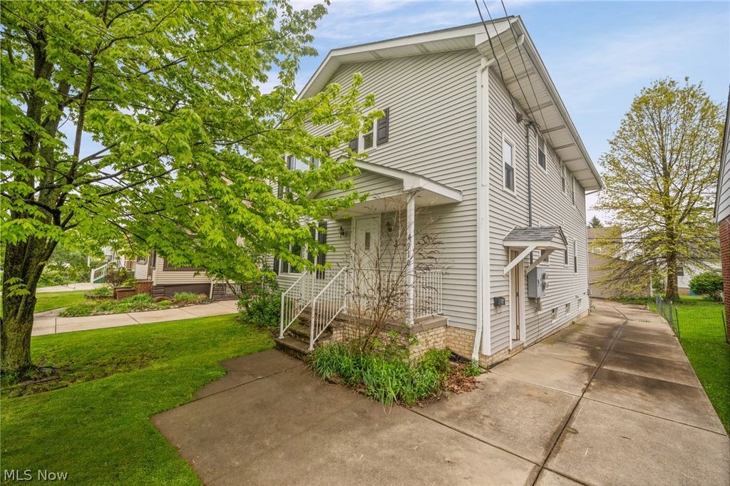 Photo of 4910 Yorkshire Avenue, Parma, OH 44134 (MLS # 5201967)