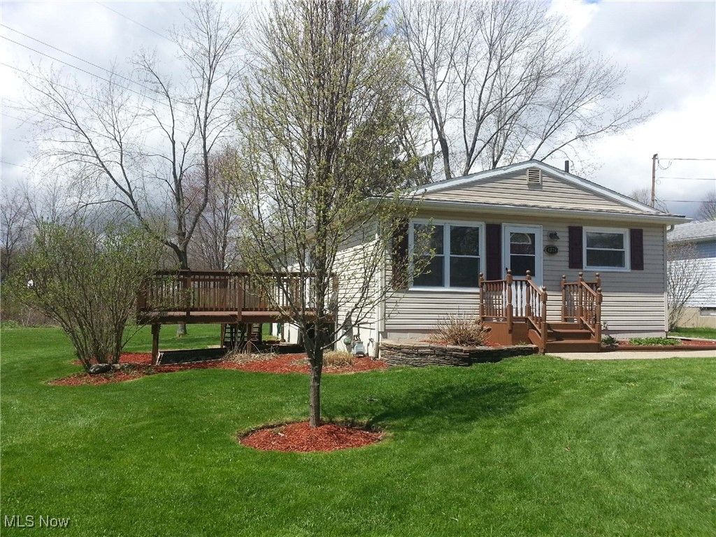 Photo of 1378 Cayuga Avenue, Akron, OH 44312 (MLS # 5182459)