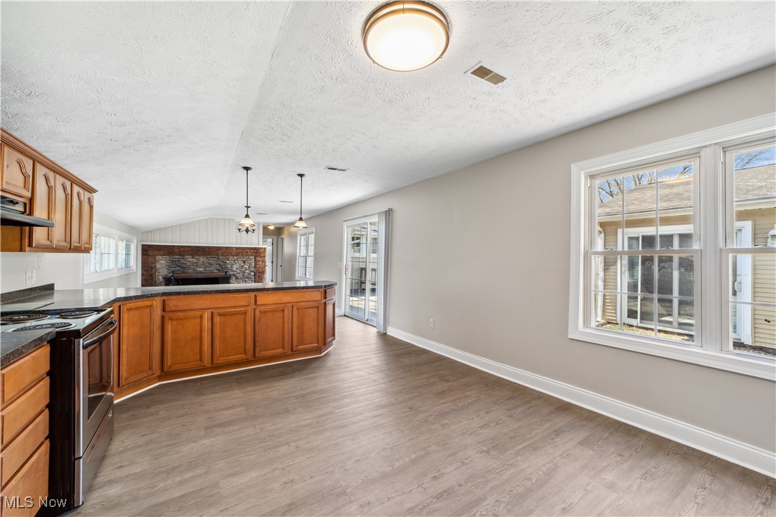 38045 Erie Road, Willoughby, Ohio image 11