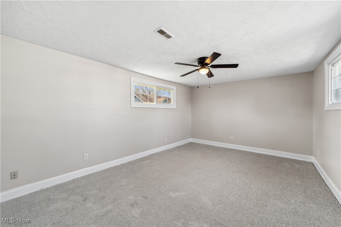38045 Erie Road, Willoughby, Ohio image 24