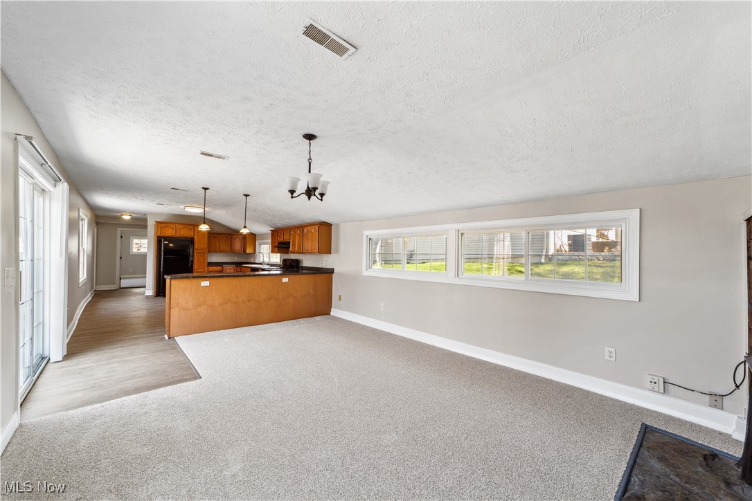 38045 Erie Road, Willoughby, Ohio image 13