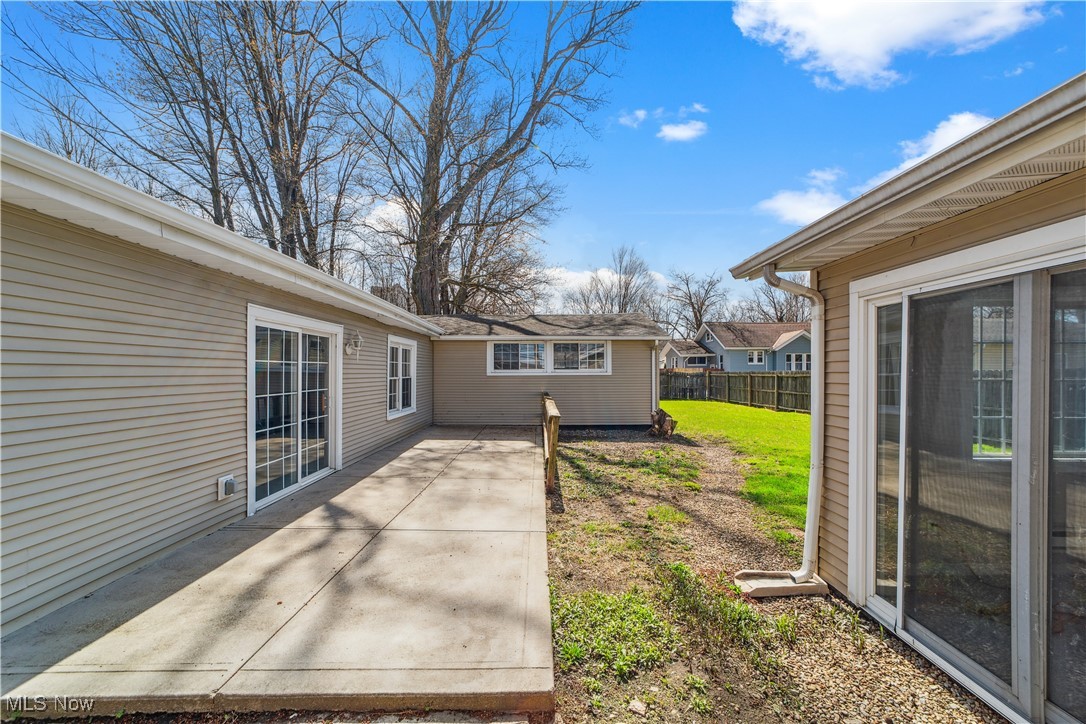 38045 Erie Road, Willoughby, Ohio image 27